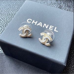 NEW Authentic Chanel Crystal & Pearl CC Earrings